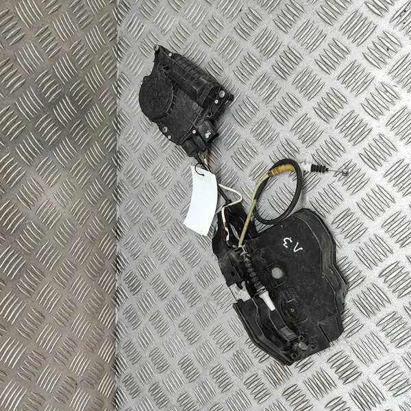 BMW Dörrlås 5 Touring (F11) OEM 7185689 image 3