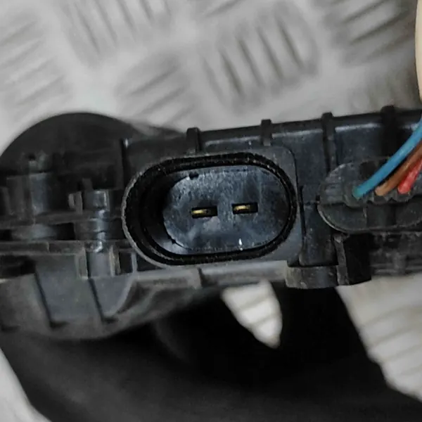 BMW Dörrlås 5 Touring (F11) OEM 7185689 image 5