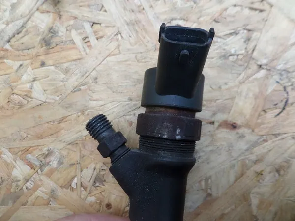 Iniettore Toyota Yaris 1.4 D4D, Bosch, OEM 23670-33010 image 3