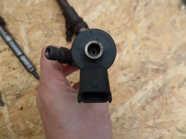 Iniettore Toyota Yaris 1.4 D4D, Bosch, OEM 23670-33010 image 6