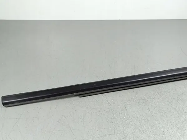 Subaru Forester Heckscheibenleiste OEM FOB54751 image 4