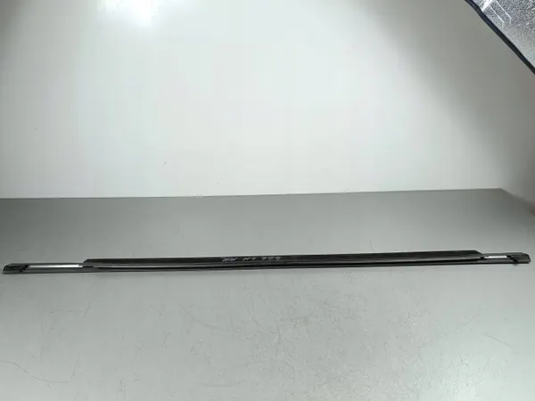 Subaru Forester Heckscheibenleiste OEM FOB54751 image 5