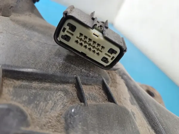 Tanque AdBlue usado OEM IMPRK1552318 para Opel Astra V image 4