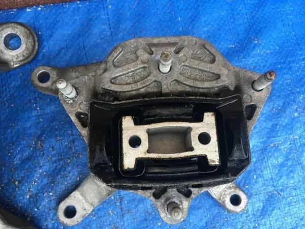 Audi Q5 Versnellingsbaksteun OEM 8W0399156 80A399262AR image 4
