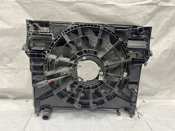 Radiateur Jaguar F-Pace 3.0B - Pièce OEM d'Occasion image 3