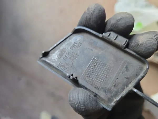 AUDI A3 8P4 Tapa de Parachoques Delantero 8P4807241 image 2