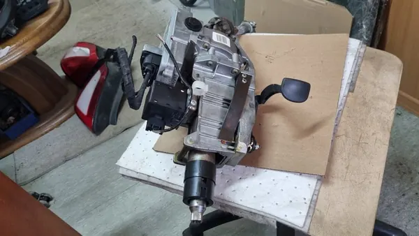 Bomba de direção assistida Renault Megane II 1.5DCI image 2