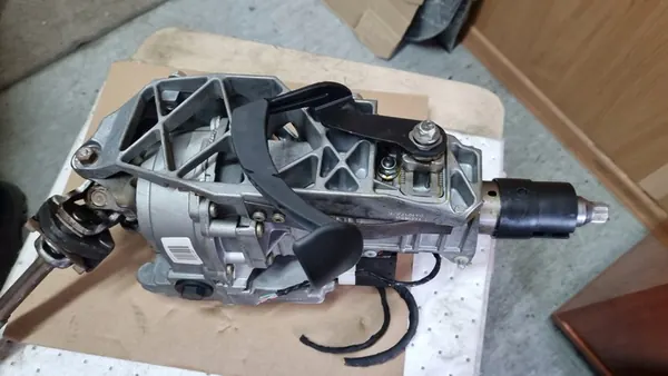 Bomba de direção assistida Renault Megane II 1.5DCI image 5