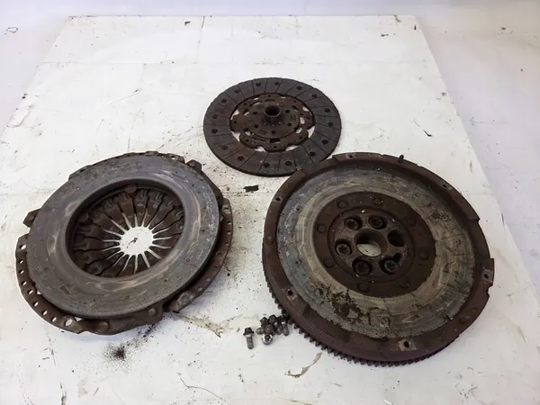 Saab 9-5 NG Kytkinsetti image 3