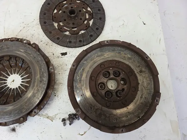 Saab 9-5 NG Kytkinsetti image 4