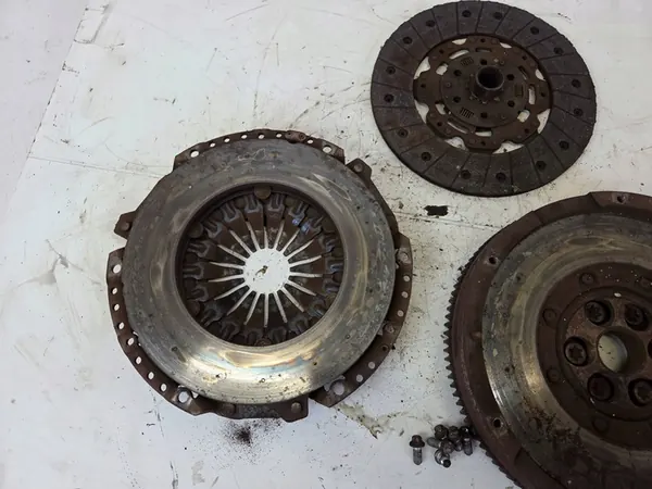 Saab 9-5 NG Kytkinsetti image 5