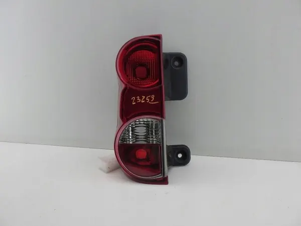 NISSAN NV200 2010 Luz Trasera Izquierda image 3