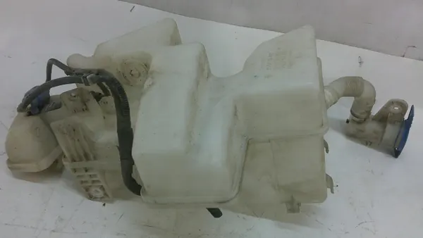 VW Spolarpumptank OEM 1T0955453C - Begagnad image 3