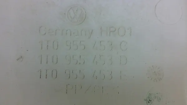 VW Spolarpumptank OEM 1T0955453C - Begagnad image 4