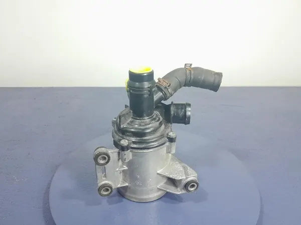 VATTENPUMP MERCEDES GLE W167 A2562000500 image 4