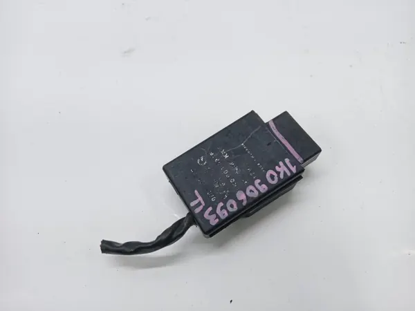 Brandstofpompregelaar OEM 1K0906093F VW Golf Plus image 2
