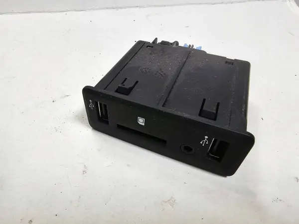 Porta USB/Aux Renault OEM 280237081R - Usado image 4