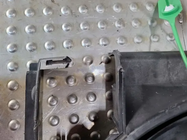 Kylarrubrik Mercedes W210 E240 A0015003893 image 4