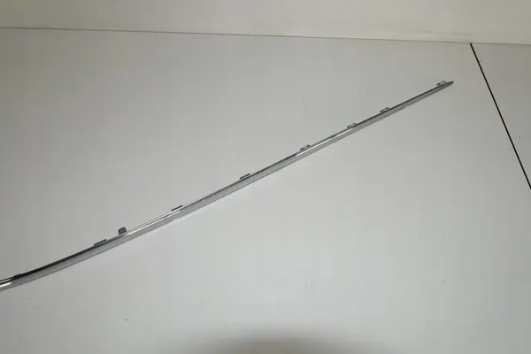 Mercedes W211 takapuskuri trimmi oikea sedan 2118852821 image 2