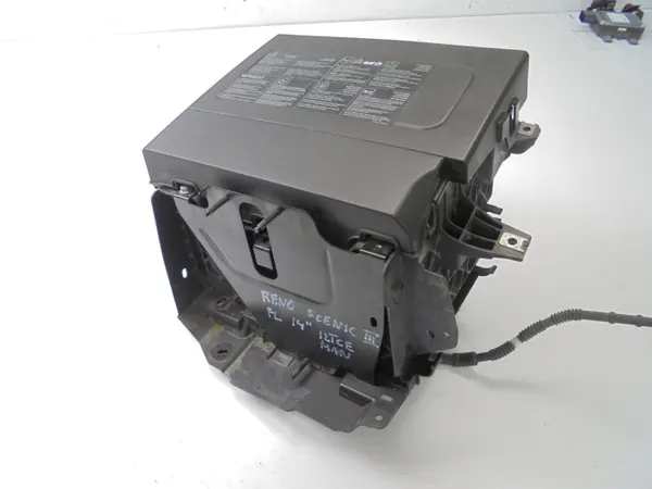 Couvercle Batterie OEM 654010004R pour Renault Scenic III image 2