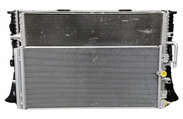 Conjunto de radiadores Audi RS6 RS7 2013- image 2