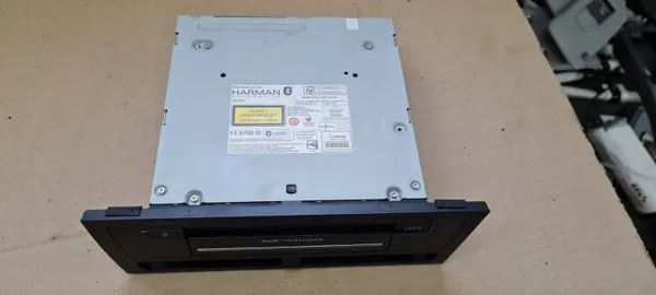 Radio Audi OE avec navigation OEM 8R2035666B d'occasion image 2