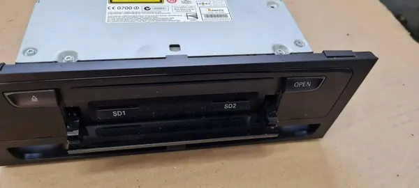 Radio Audi OE avec navigation OEM 8R2035666B d'occasion image 6