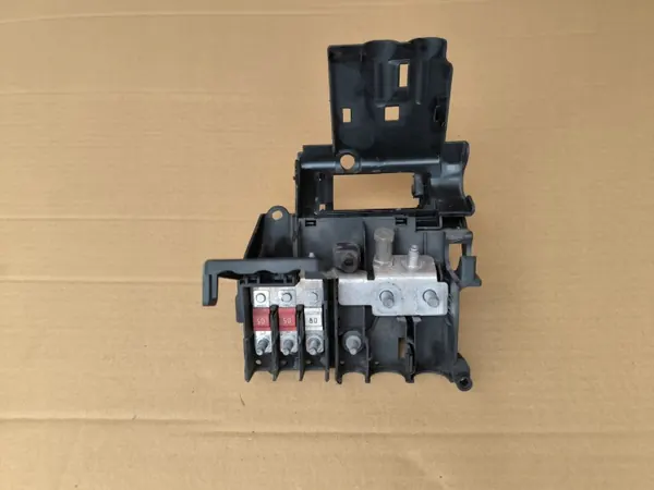 Audi A6 C8 säkringslåda OEM 4K0941825 - Begagnad image 2