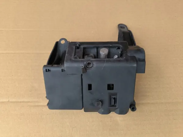 Audi A6 C8 säkringslåda OEM 4K0941825 - Begagnad image 3