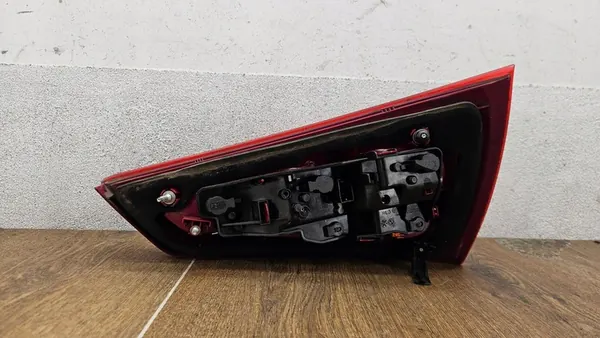 Audi A1 Luz Trasera Izquierda 8X0945093D image 5