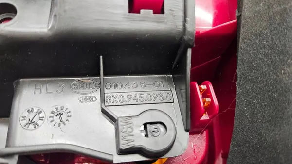 Audi A1 Luz Trasera Izquierda 8X0945093D image 8