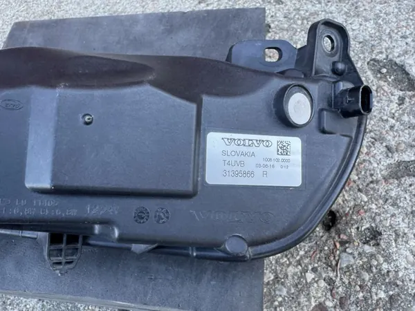 OEM 31395866 Parachoques delantero LED derecho Volvo image 6
