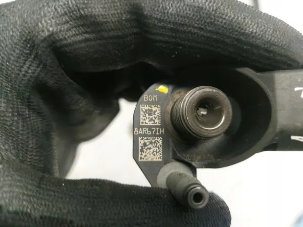 AUDI SQ7 Q7 II LIFT Iniettore 4.0 TDI 057130277BJ image 2