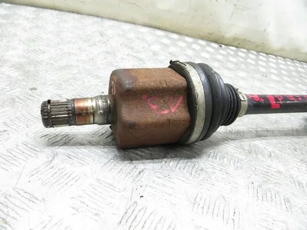 AUDI Q3 2.0 TFSI Vänster Framdrev 5N0407761N image 7