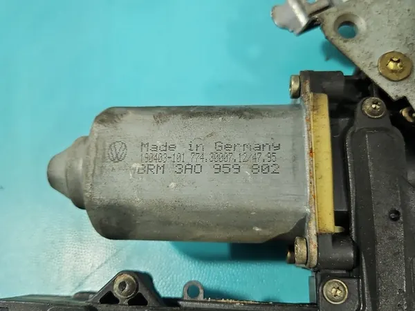 Elevador de vidro dianteiro direito VW Passat B4 15PIN 3A0959802 image 6