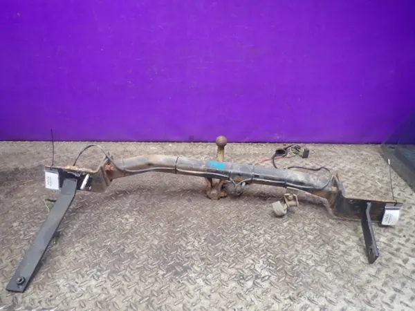 Mercedes W203 Peräkärrykoukku OEM Zawada-342626- Käytetty image 8