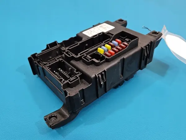 Zekeringkast Fiat Grande Punto OEM 00517986150 image 2