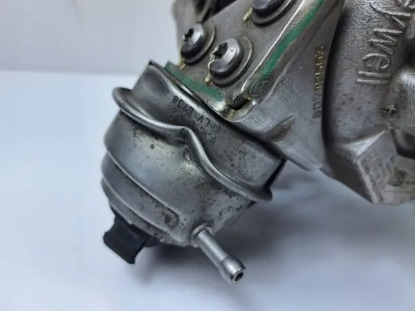 Turboahdin OEM 04L253010H VW Skoda Audi 2.0 TDI image 5