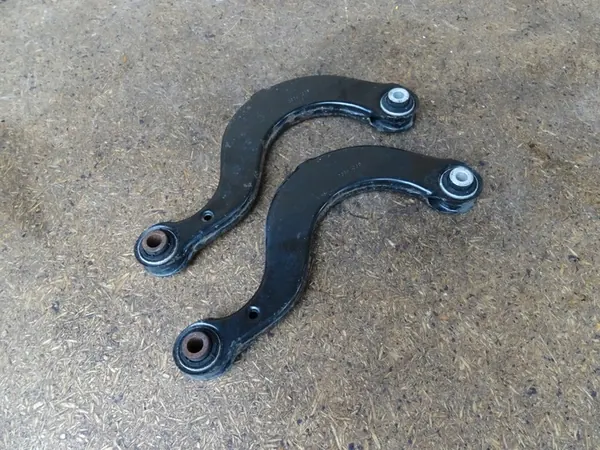 AUDI Q3 8U A3 8V Braccio di Sospensione Posteriore Destro Sinistro 5Q0505351B image 10