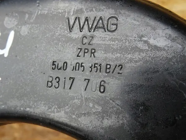 AUDI Q3 8U A3 8V Braccio di Sospensione Posteriore Destro Sinistro 5Q0505351B image 3