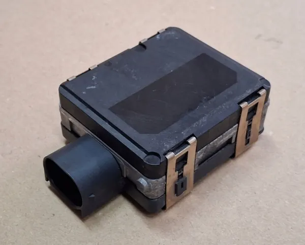 Mercedes radarsensor OEM A0009052616 - Begagnad image 2