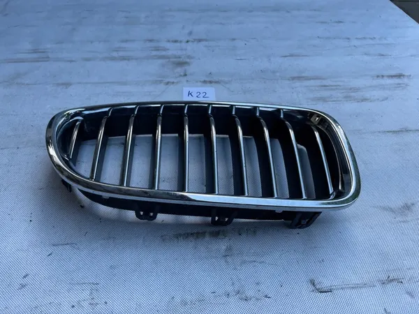 BMW 5 F10 F11 grille set black 13-17 OEM 51137336478 image 2