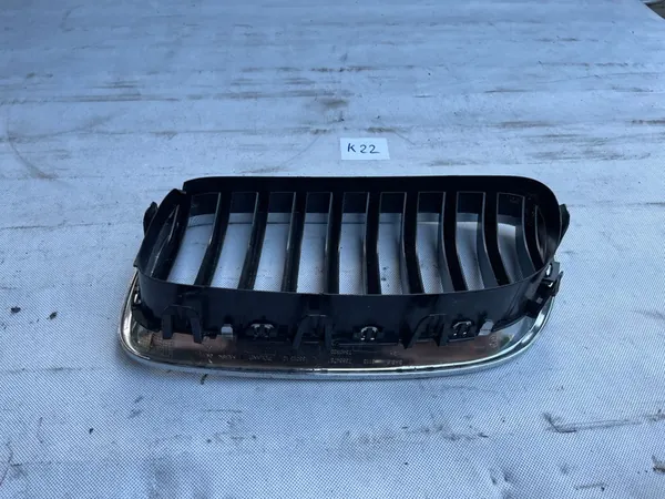 BMW 5 F10 F11 grille set black 13-17 OEM 51137336478 image 4