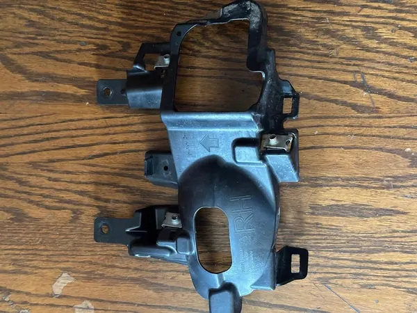 Cornice faro antinebbia destro Nissan Qashqai J11 OEM 26910HV00A image 3