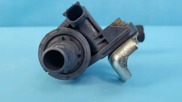 Pompe de circulation d'eau Toyota RAV4 V OEM 9K09B-A0875 image 3