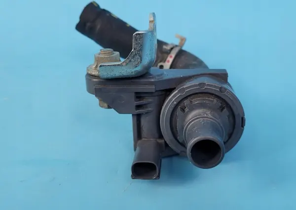 Pompe de circulation d'eau Toyota RAV4 V OEM 9K09B-A0875 image 5