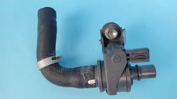 Pompe de circulation d'eau Toyota RAV4 V OEM 9K09B-A0875 image 7