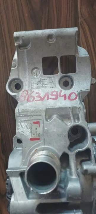Pompe à eau BMW X1 OEM 8631940 - État utilisé image 3