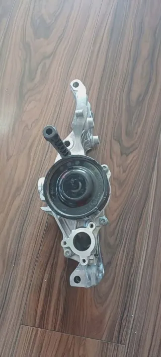 Pompe à eau BMW X1 OEM 8631940 - État utilisé image 4