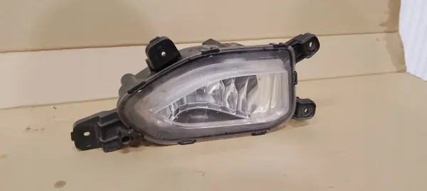 Farol Halogéneo Direito OEM 92202-J9000 Hyundai Kona image 3